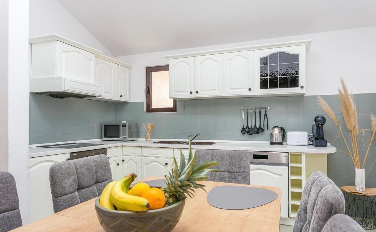 טרוגיר Apartman Bella מראה חיצוני תמונה